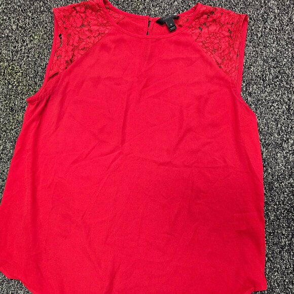 BOGO 🎀 BUNDLE OF 2 Lace accent tops- Size Large - Picture 6 of 9